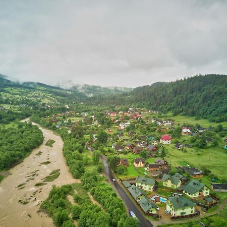 Emerald House Mykuljtsjin Eksteriør bilde