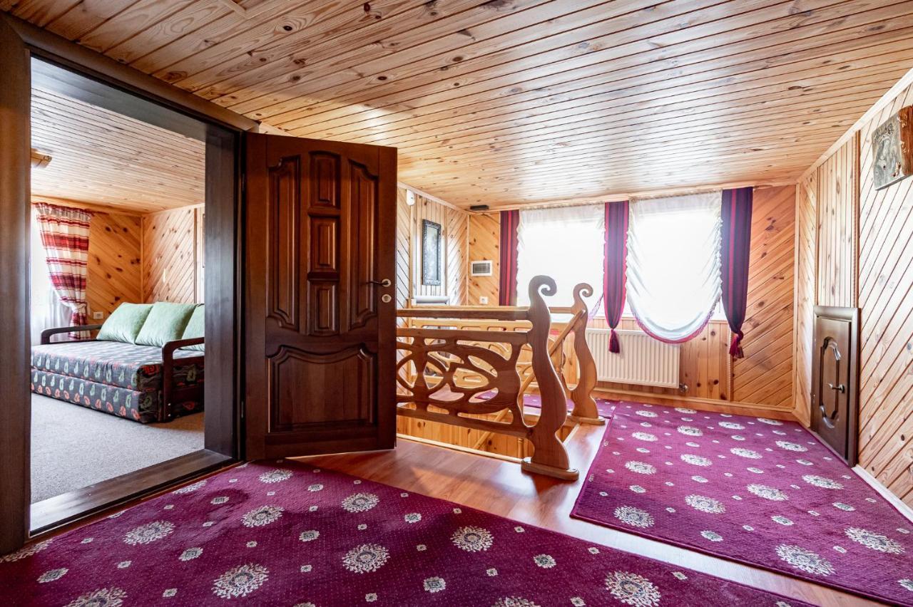 Emerald House Mykuljtsjin Eksteriør bilde
