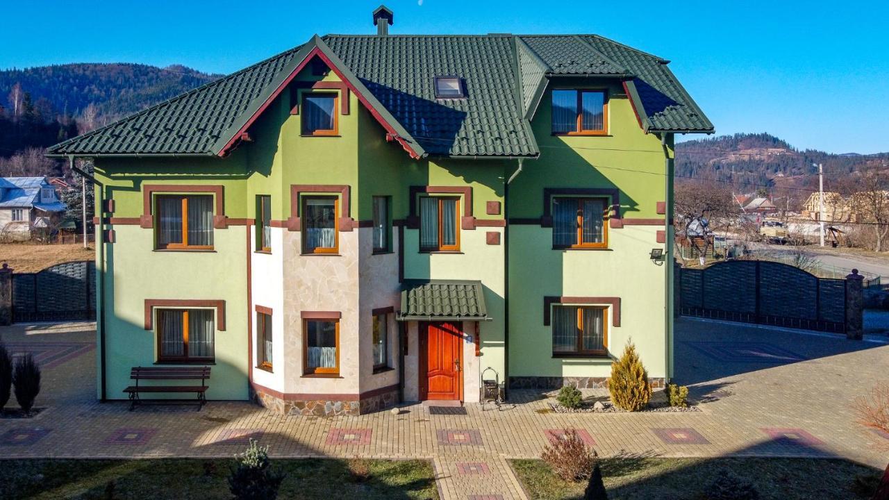 Emerald House Mykuljtsjin Eksteriør bilde