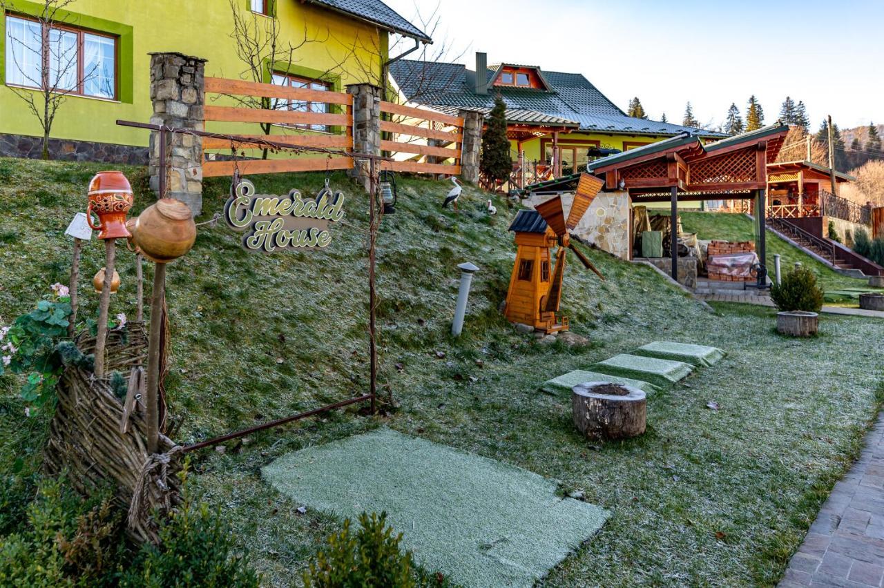 Emerald House Mykuljtsjin Eksteriør bilde