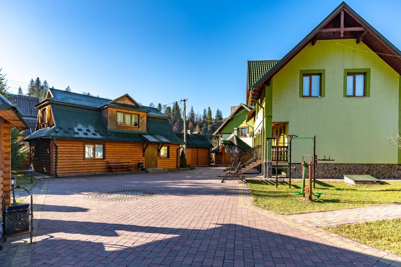 Emerald House Mykuljtsjin Eksteriør bilde