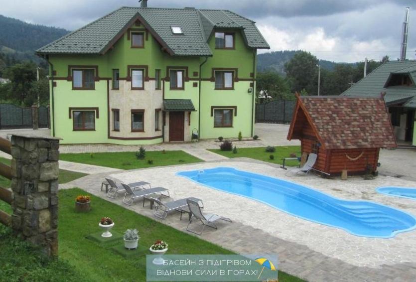 Emerald House Mykuljtsjin Eksteriør bilde